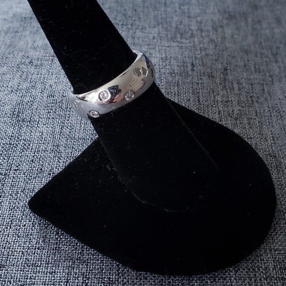 Sterling silver ring with cz - Picture 2 of 3